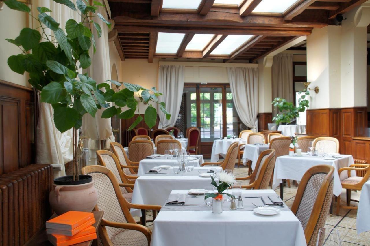 Relais Des Trois Chateaux Hotel-Restaurant - Teritoria Cour-Cheverny Kültér fotó