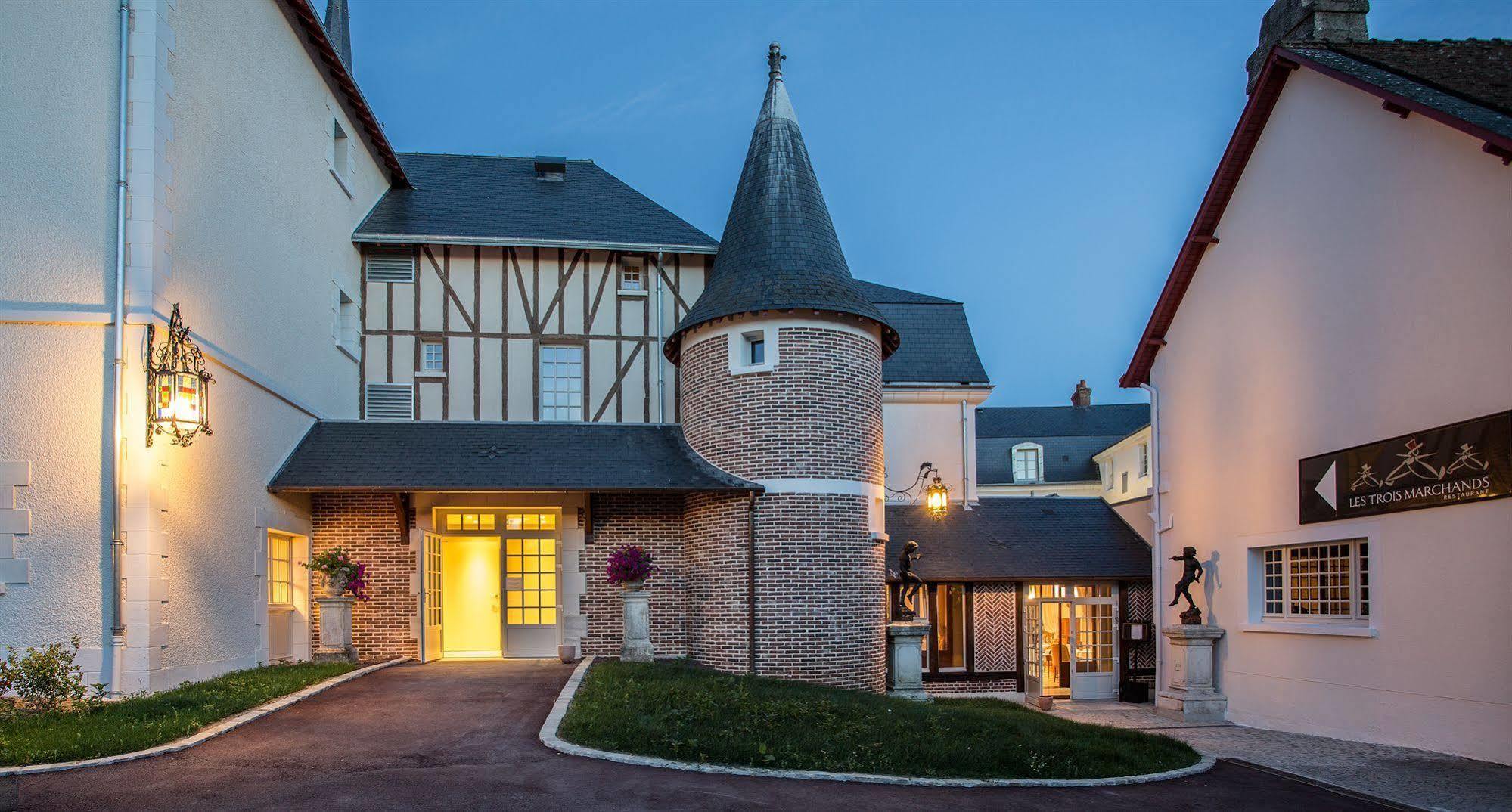Relais Des Trois Chateaux Hotel-Restaurant - Teritoria Cour-Cheverny Kültér fotó