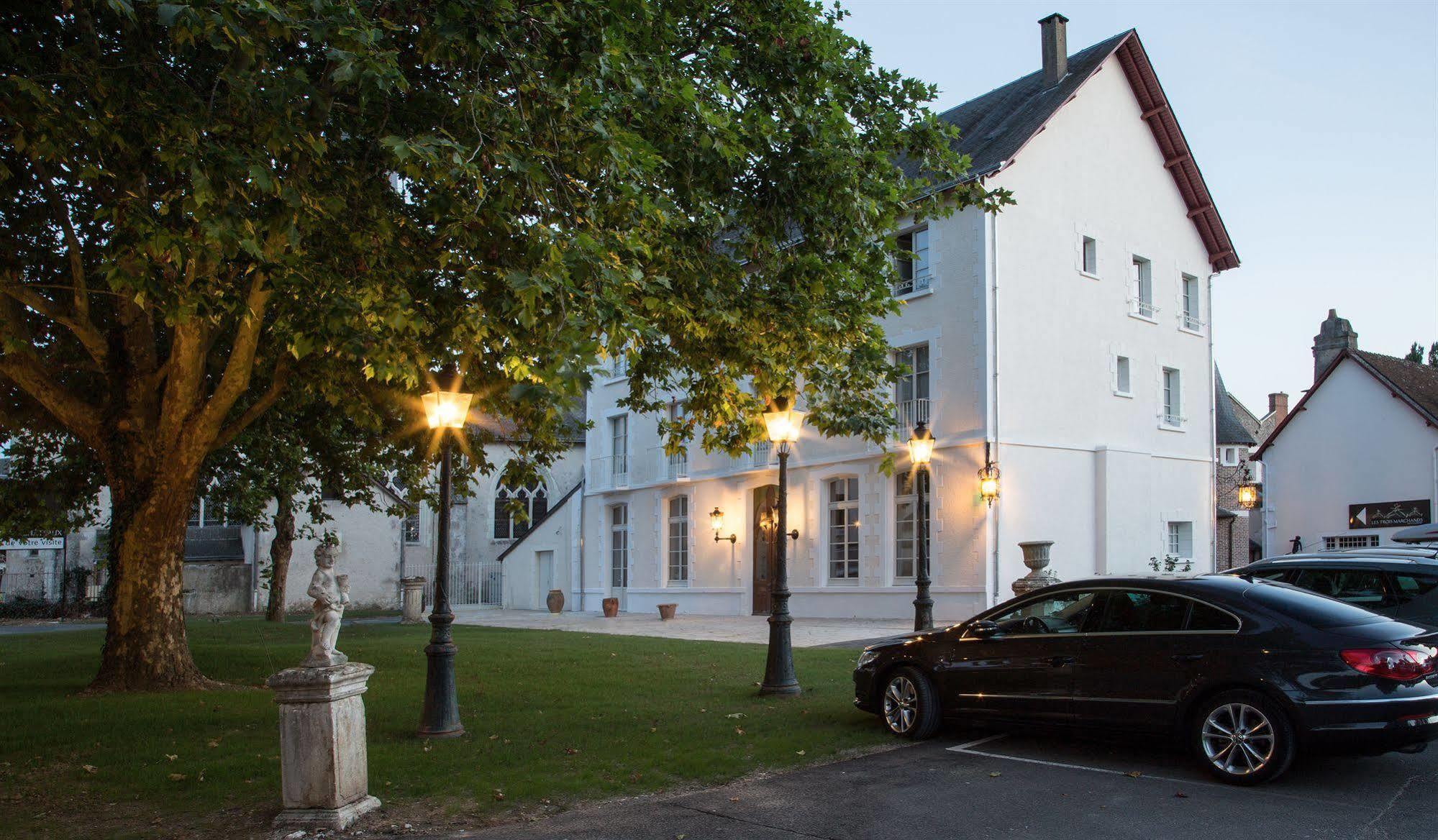 Relais Des Trois Chateaux Hotel-Restaurant - Teritoria Cour-Cheverny Kültér fotó
